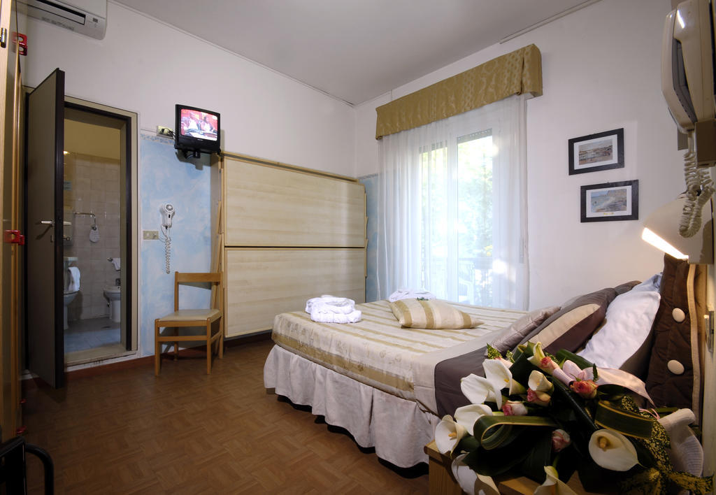 Hotel La Gioiosa Rimini Camera foto